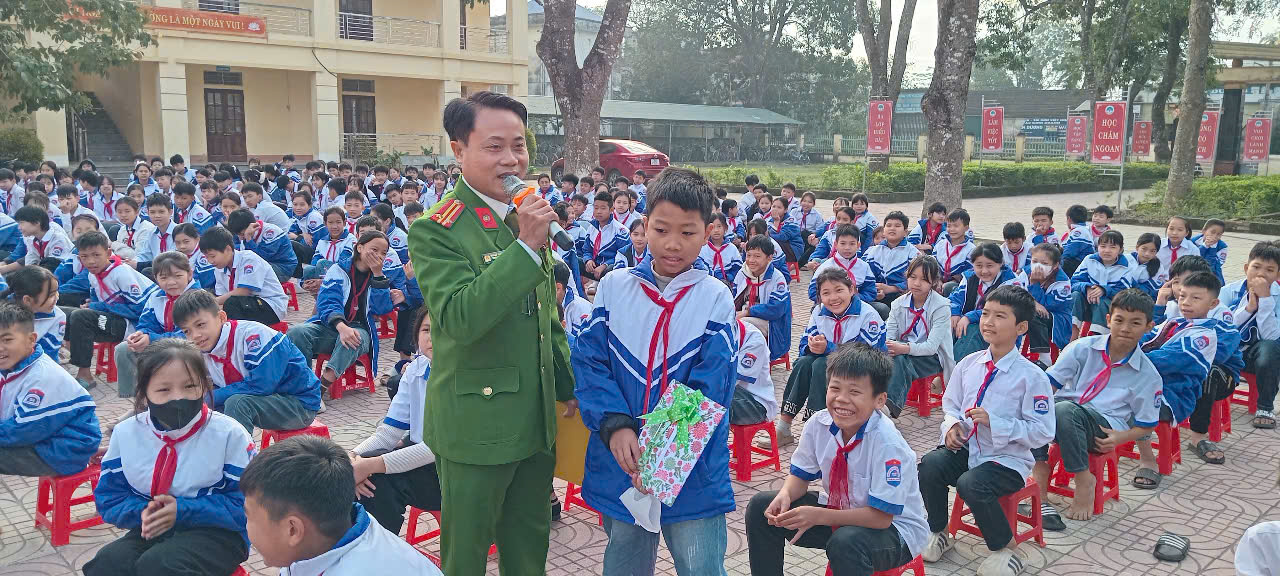 Anh-tin-bai